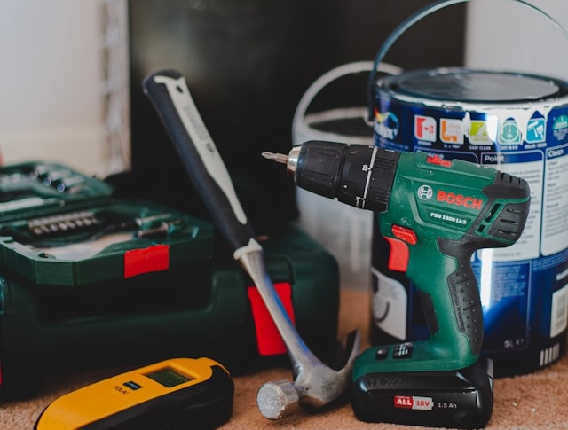 Home Maintenance and Small Project Solutions in Dallas: A Look at Local Handyman Services