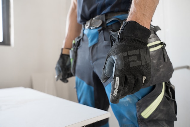 Why Dallas Homeowners Trust a Locally Owned and Family-Operated Handyman Service